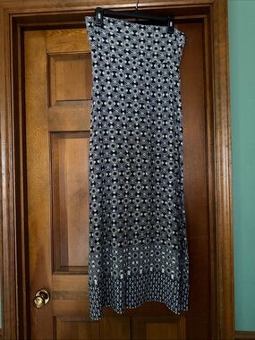 Max Edition Navy and White Maxi Skirt with Geometric Print
